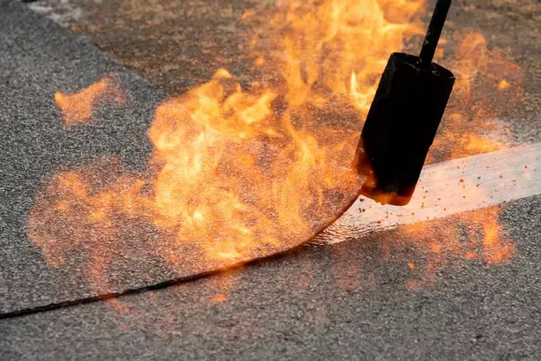 À qui faire appel pour des travaux d'étanchéité multicouche ?, Bordeaux, MGE