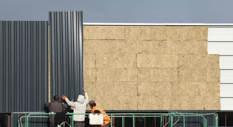 Installation bardage métallique horizontal sur ossature bois pour maison individuelle, Bordeaux, MGE